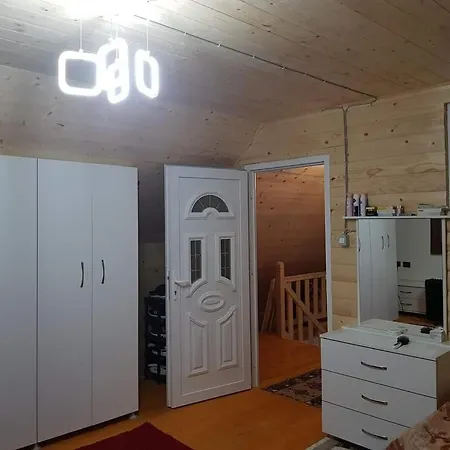 Bujtina Alia بيت ضيافة *