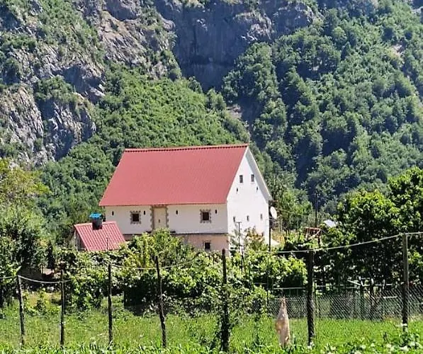 Bujtina Alia Penzion Vrana