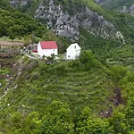 Bujtina Alia Pensión
