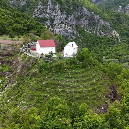 Bujtina Alia Гостевой дом