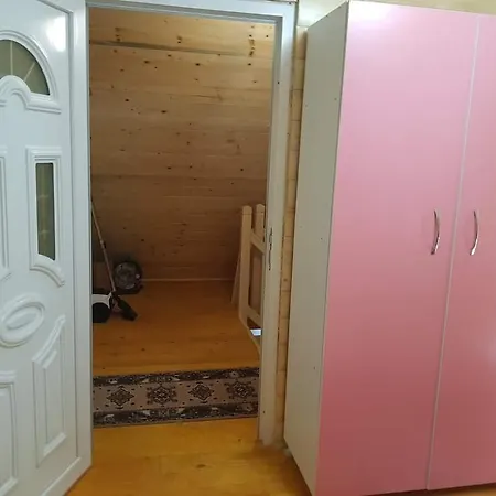 Bujtina Alia Гостевой дом *