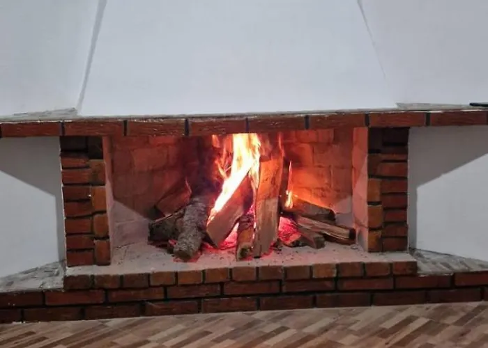 Pensjonat Bujtina Alia Vrana